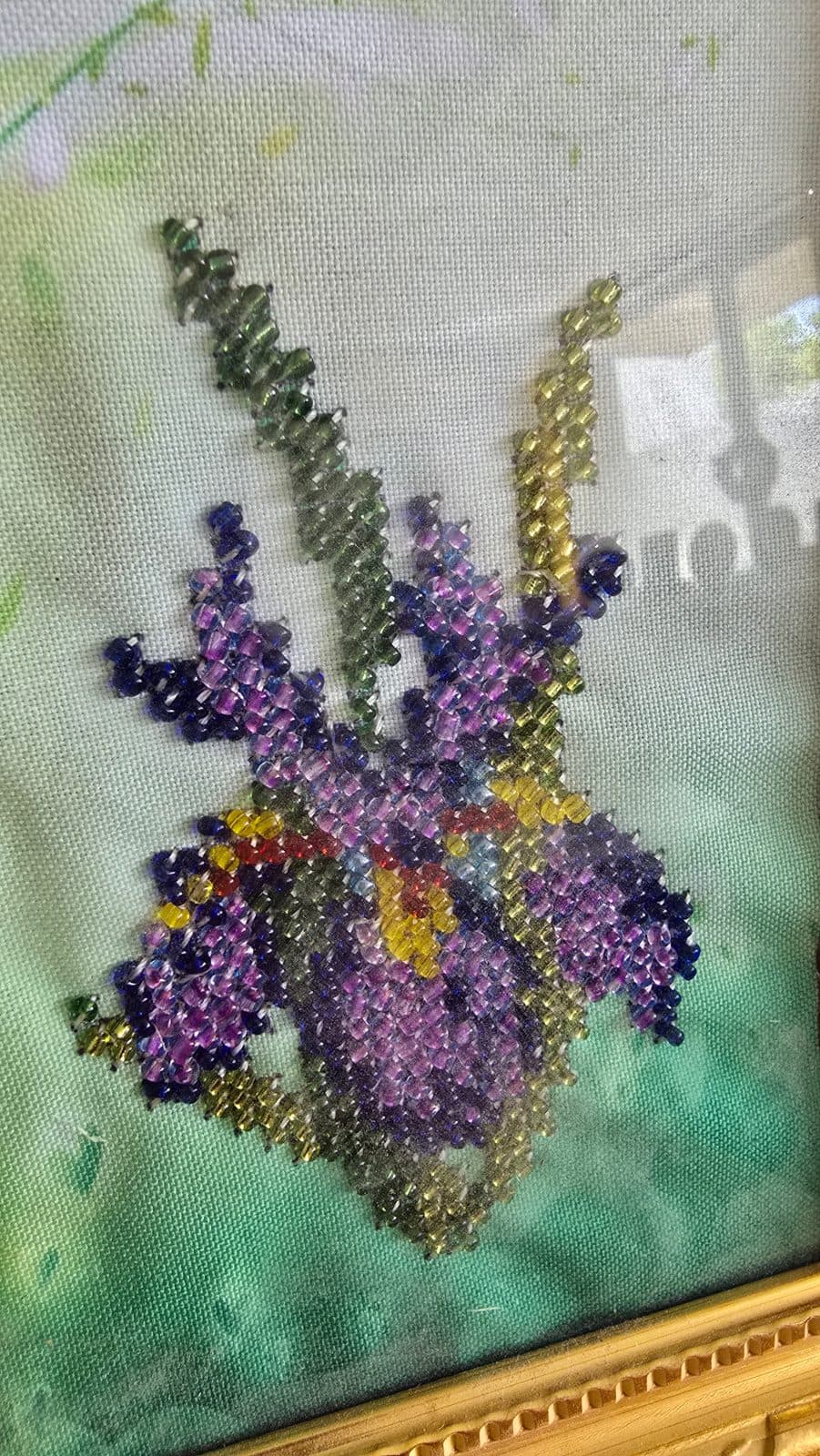 Tablou brodat cu ”Floare de Iris ” 4